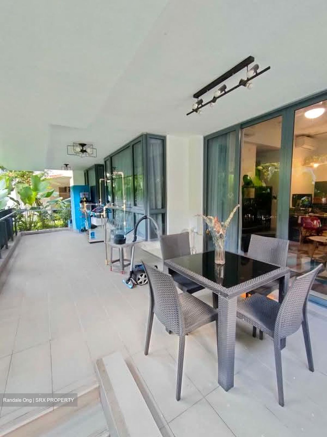 The Palette (D18), Condominium #554740191